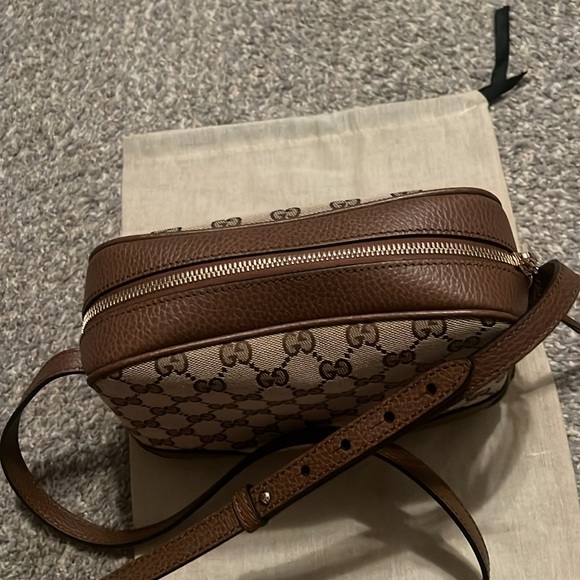 Gucci crossbody purse. Medium - Picture 12 of 13
